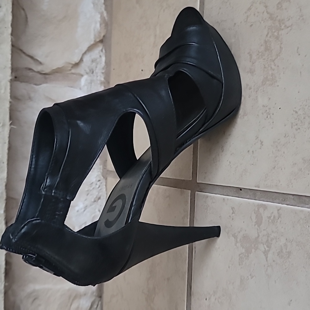 Guess black leather heels